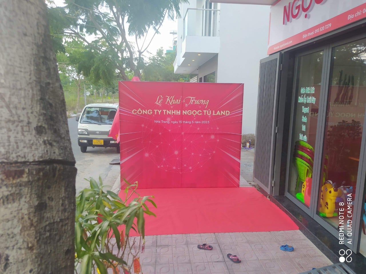 Thi công backdrop sự kiện lễ khai trương Ngọc Tú Land Nha Trang