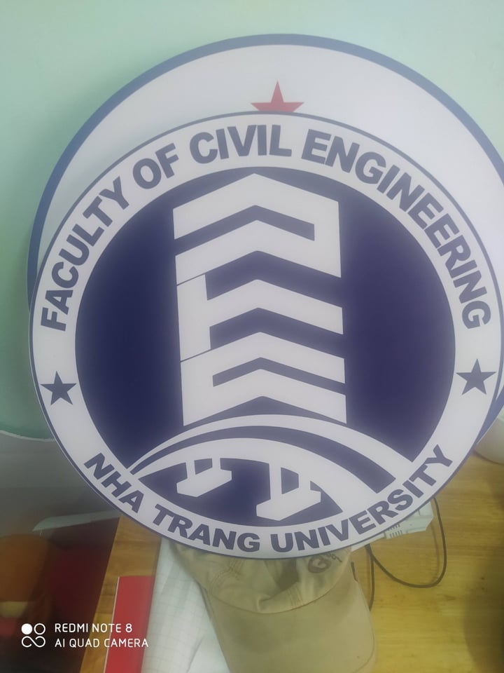 Biển hộp đèn tròn logo Khoa Xây Dựng Đại học Nha Trang