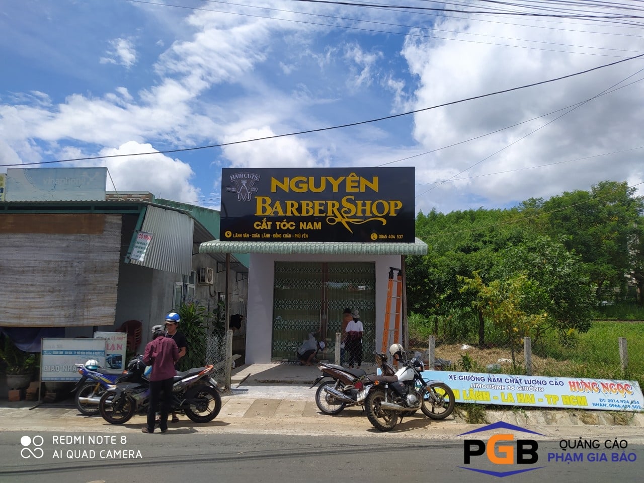 Làm bảng hiệu tiệm tóc nam Barber Shop phong cách cổ điển tại Nha Trang