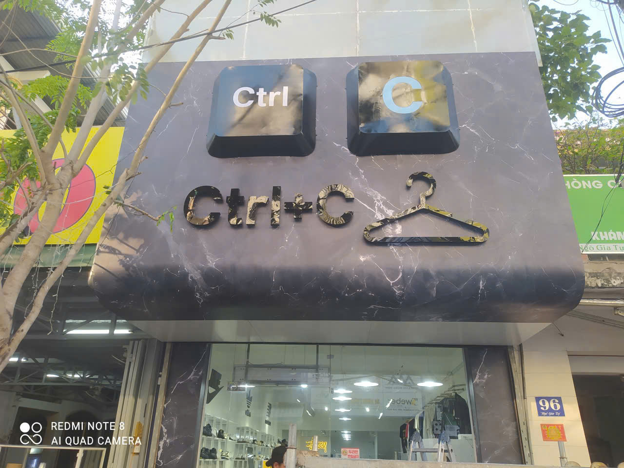 Ốp Alu vân đá marble đen bo cong bảng hiệu Ctrl+C Nha Trang